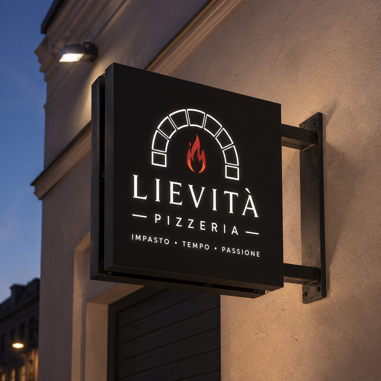 Insegna luminosa pressopiegata e traforata (bifacciale)